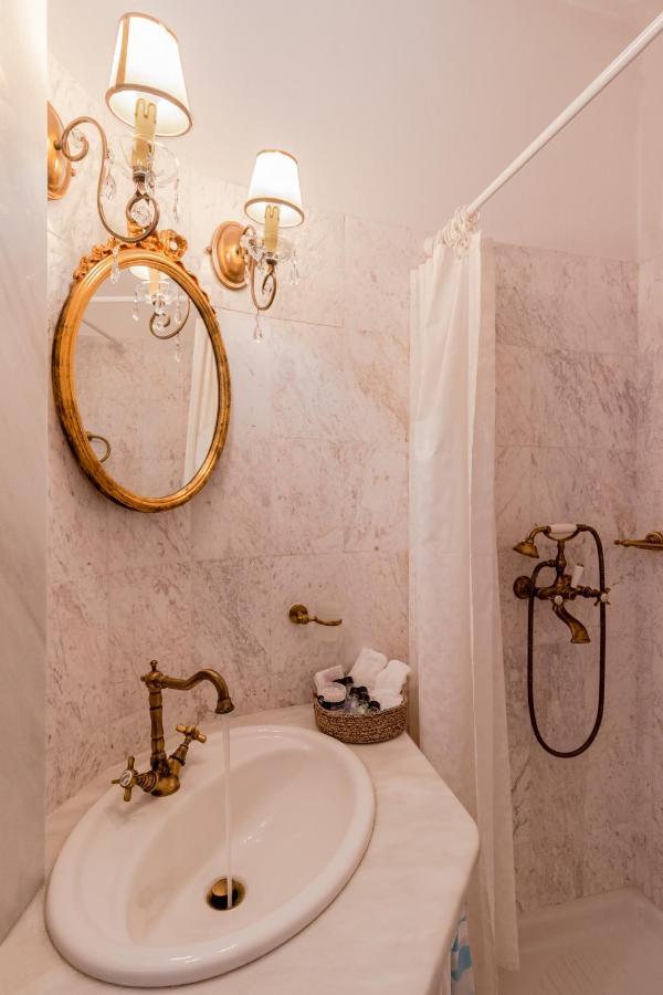 In Marble Hotel Volos Buitenkant foto