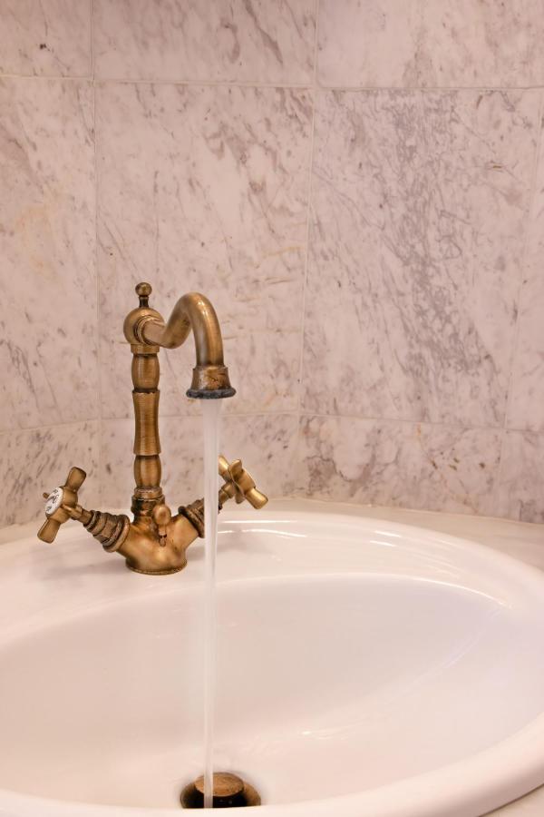 In Marble Hotel Volos Buitenkant foto